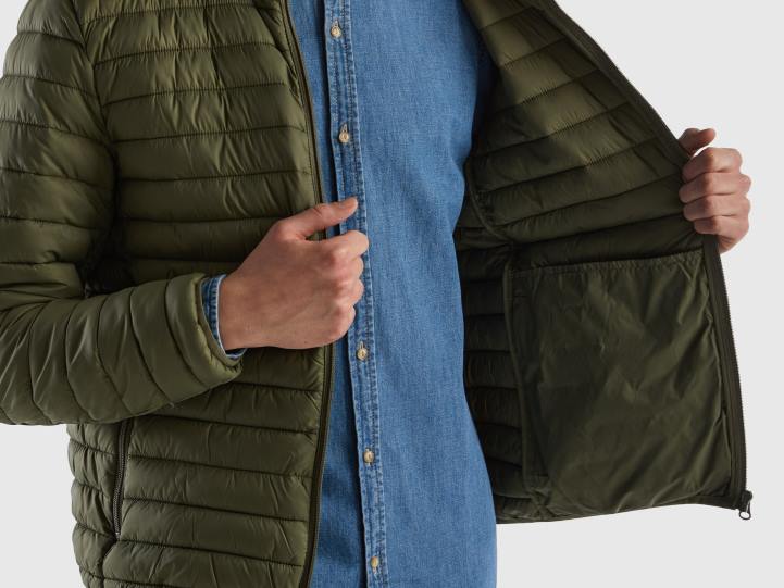 chaqueta acolchada de guata reciclada NHBF4438 verde militar hombres Benetton