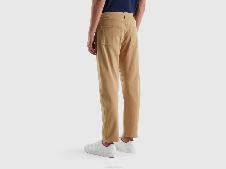 pantalones carrot fit NHBF4671 beige hombres Benetton