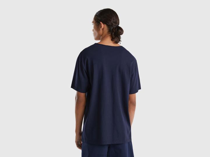 camiseta con cuello de pico en 100% algodón NHBF1290 azul oscuro hombres Benetton