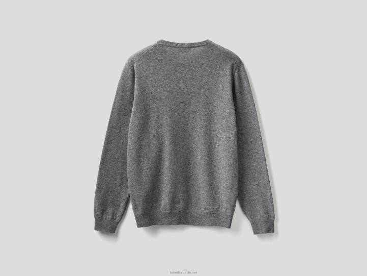 suéter gris oscuro con cuello redondo en pura lana merino NHBF6040 gris oscuro hombres Benetton