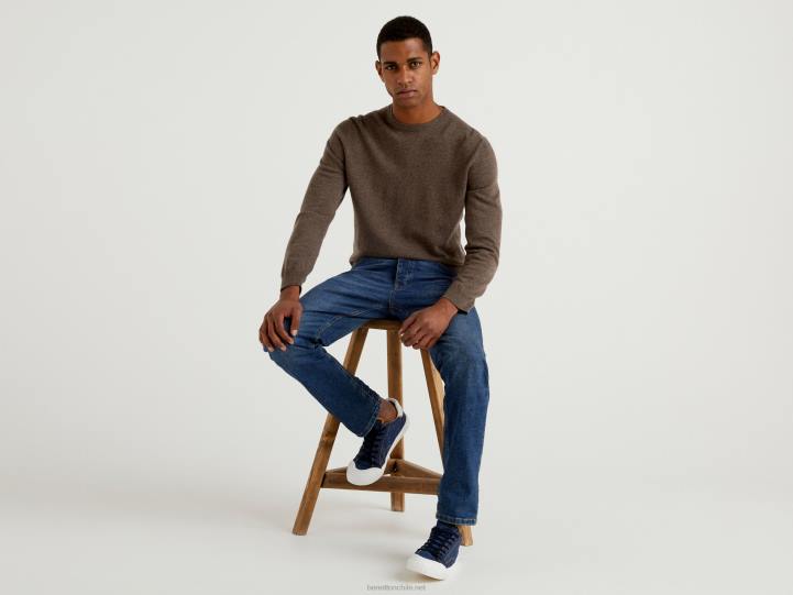 suéter marrón con cuello redondo en pura lana merino NHBF1179 marrón hombres Benetton