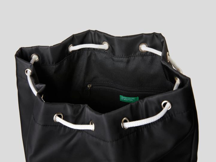 bolsa con logo maxi NHBF1535 negro mujer Benetton