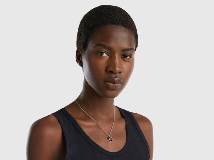 collar con colgante negro NHBF771 negro mujer Benetton