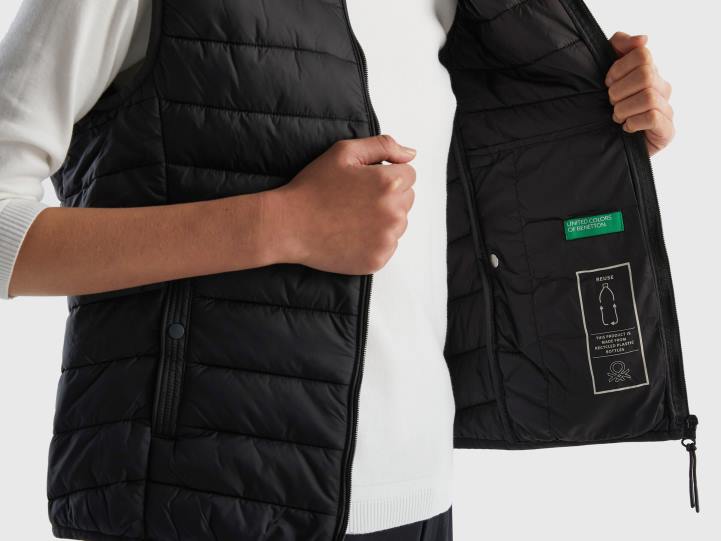 plumífero sin mangas de guata reciclada NHBF3757 negro mujer Benetton