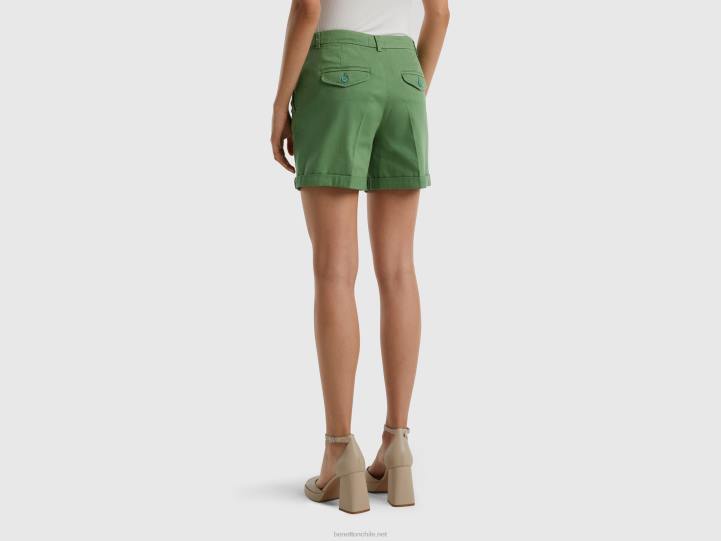 bermudas de algodón elástico NHBF576 verde mujer Benetton