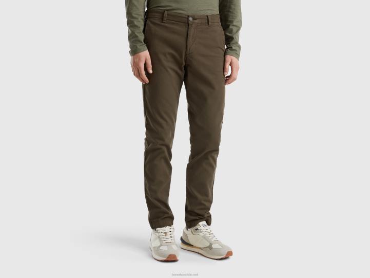 chinos slim fit de algodón elástico NHBF4640 verde militar mujer Benetton