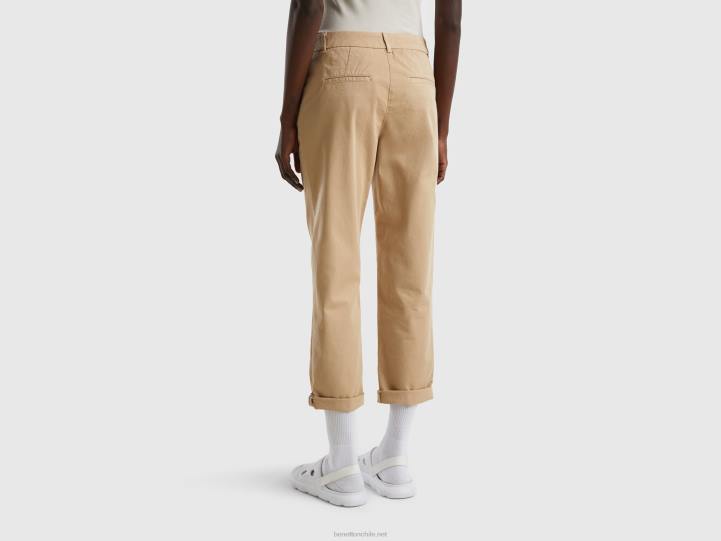 pantalones chinos de algodón elástico NHBF583 camello mujer Benetton