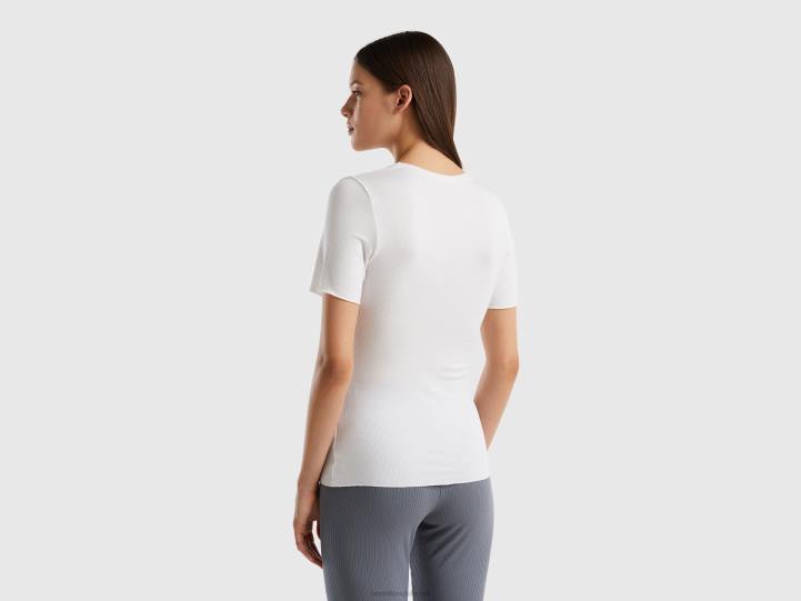 camiseta de canalé slim fit NHBF4195 Blanco crema mujer Benetton