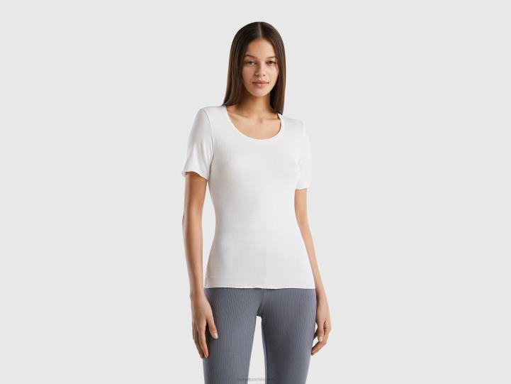 camiseta de canalé slim fit NHBF925 Blanco crema mujer Benetton