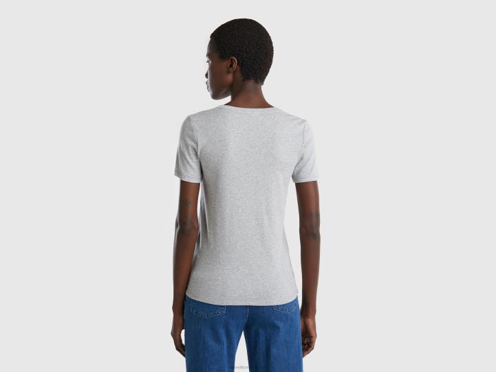 camiseta de puro algodón con cuello de pico NHBF454 gris claro mujer Benetton