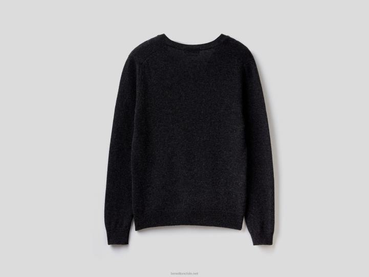 Jersey gris antracita con cuello de pico en pura lana merino NHBF168 gris oscuro mujer Benetton