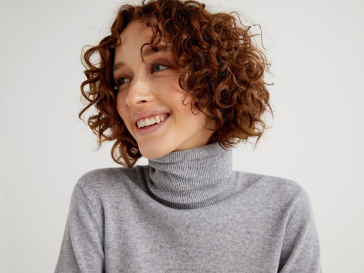 jersey gris claro de pura lana merino NHBF3673 gris claro mujer Benetton