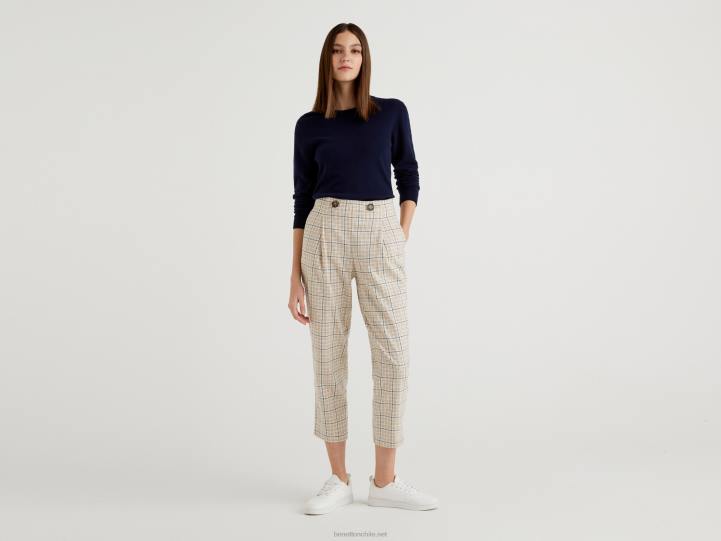 suéter azul oscuro con cuello redondo en lana merino NHBF3643 azul oscuro mujer Benetton