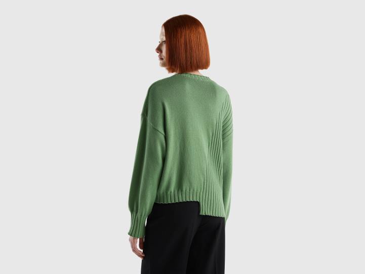 suéter con fondo irregular NHBF3504 verde mujer Benetton