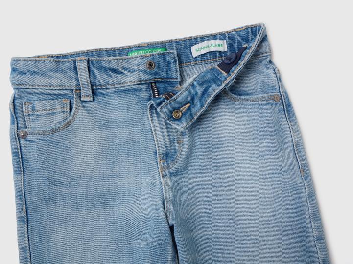 jeans acampanados con cinco bolsillos NHBF2632 cielo azul niños Benetton
