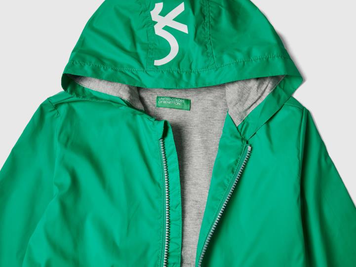 chaqueta ligera con capucha NHBF1628 verde niños Benetton