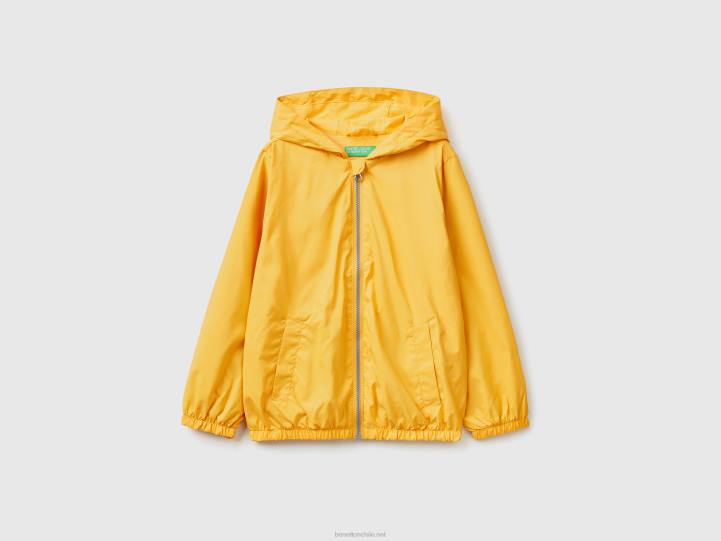 chaqueta ligera con capucha NHBF1647 amarillo niños Benetton