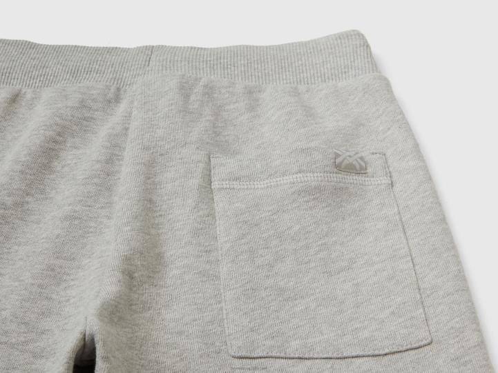 pantalones deportivos con cordón NHBF1944 gris claro niños Benetton