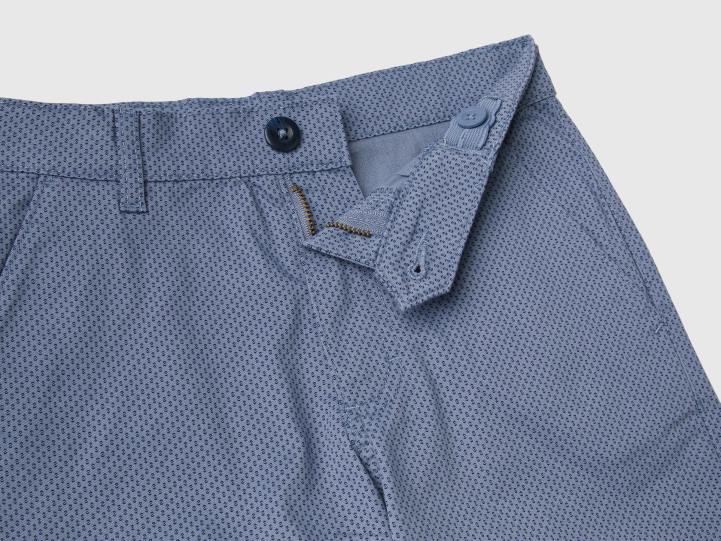 shorts slim con microestampado NHBF4951 fuerza aérea azul niños Benetton