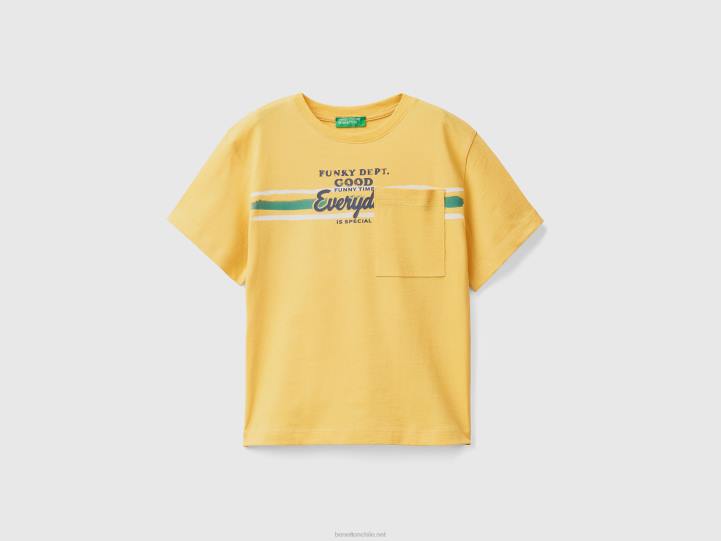 camiseta con estampado en la parte delantera y trasera NHBF2144 amarillo niños Benetton