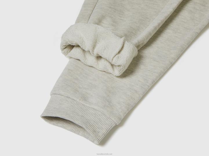 joggers con bordado NHBF2339 gris claro niños Benetton