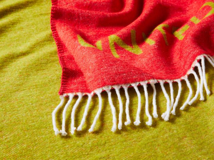 manta deshilachada con logo NHBF3380 rojoBenetton