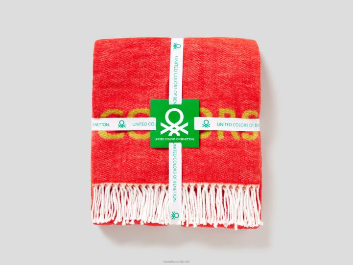 manta deshilachada con logo NHBF6023 rojoBenetton